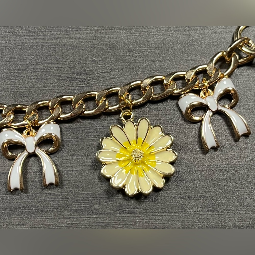 Bag Charm Chain in Gold Tone with Yellow Flowers and White Bow Ties - Picture 4 of 7